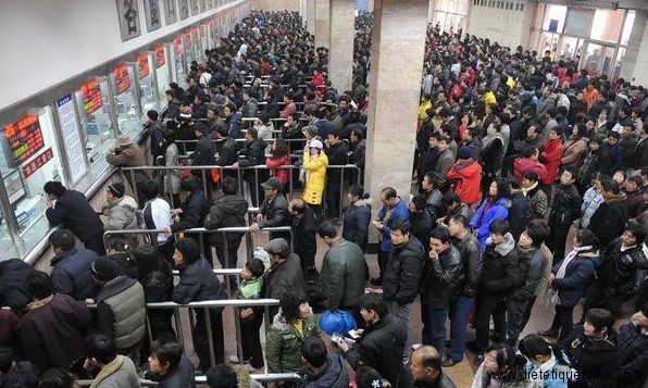 attente dans une gare chinoise